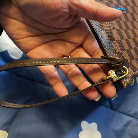 Louis Vuitton Damier neverfull pouch wristlet - Picture 8 of 9